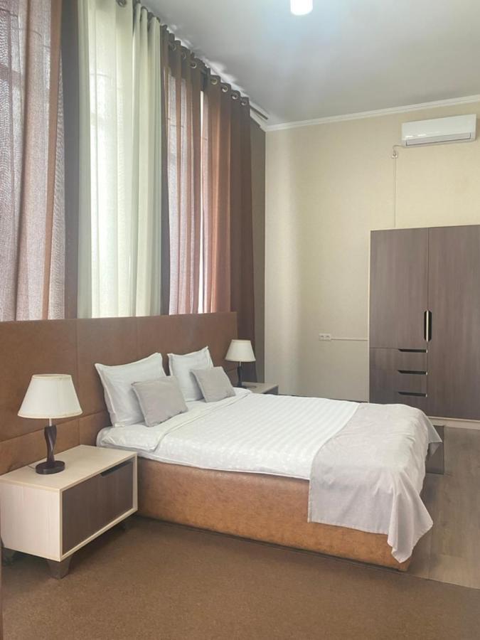 Caravan Hotel Karakol Esterno foto