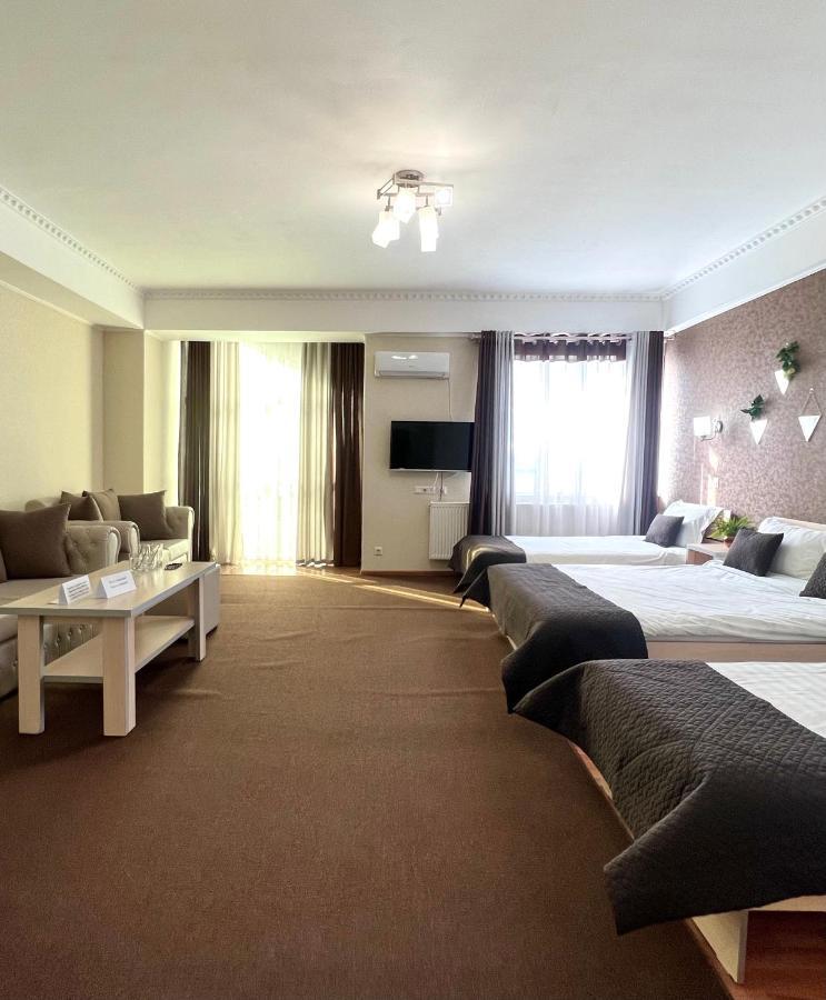 Caravan Hotel Karakol Esterno foto