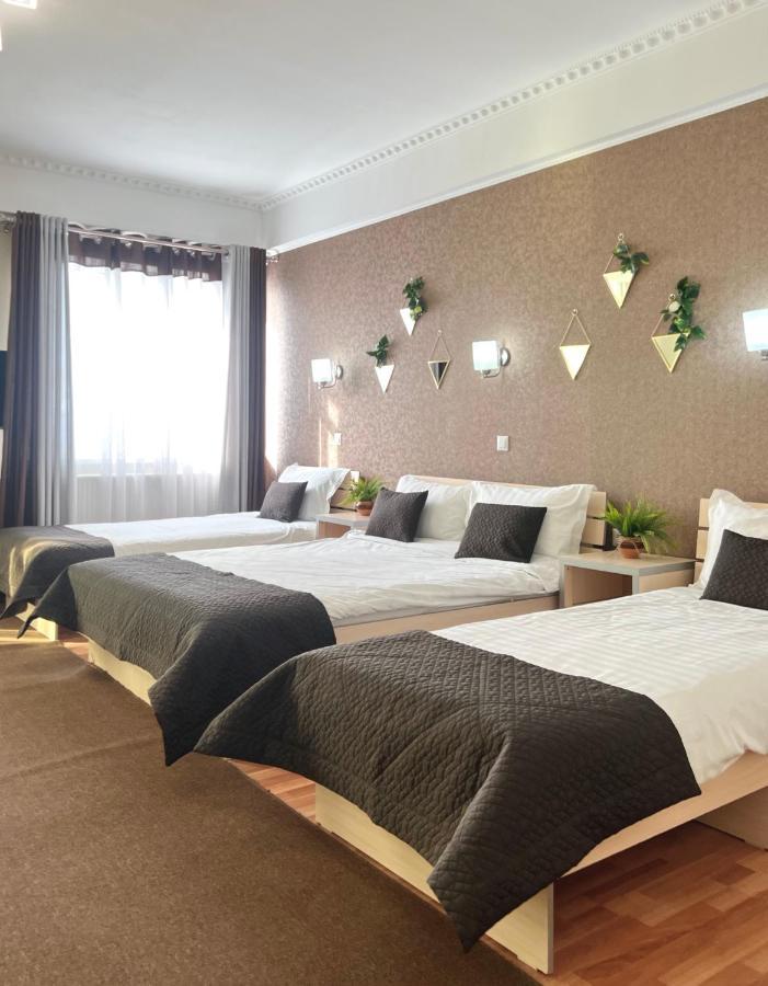 Caravan Hotel Karakol Esterno foto