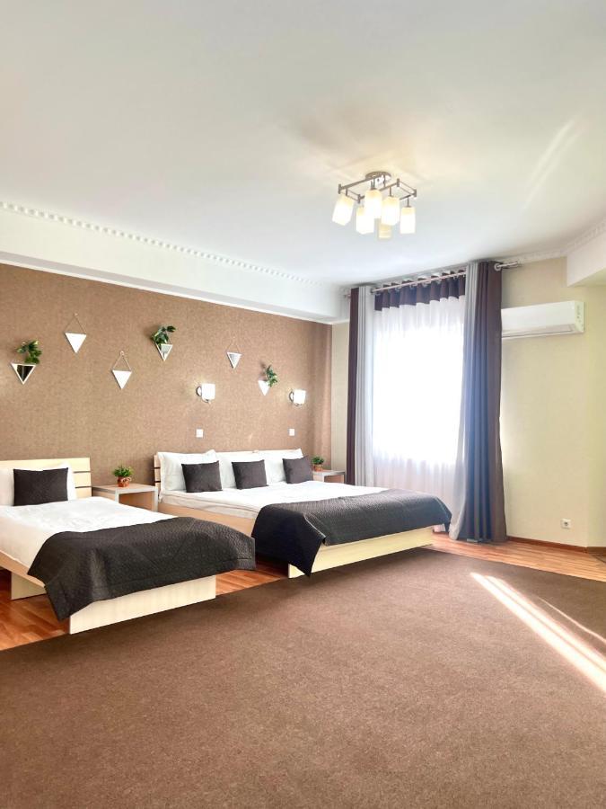 Caravan Hotel Karakol Esterno foto
