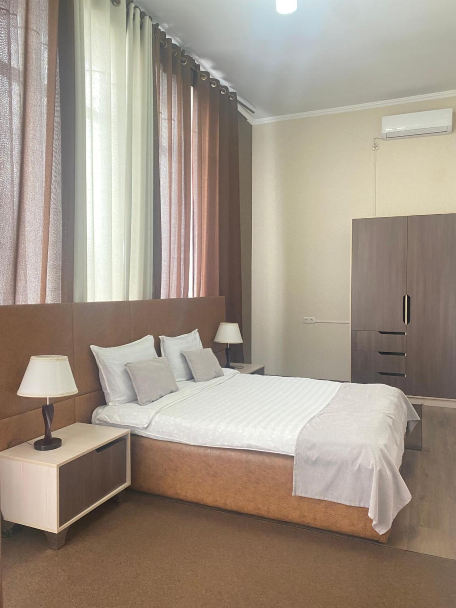 Caravan Hotel Karakol Esterno foto