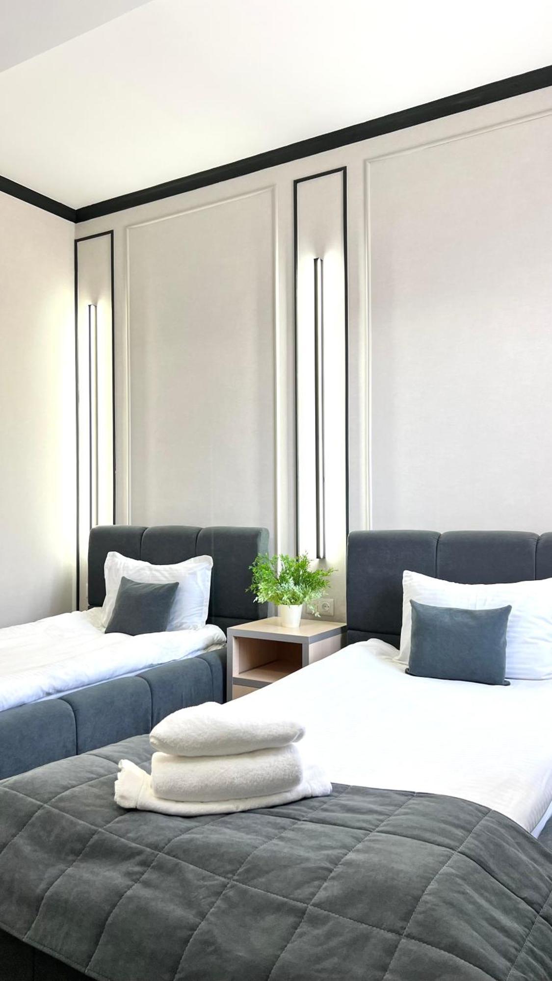Caravan Hotel Karakol Esterno foto